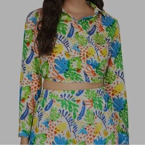 AMERICA AND BEYOND CROSS FRONT BLOUSE- size Small NWOT